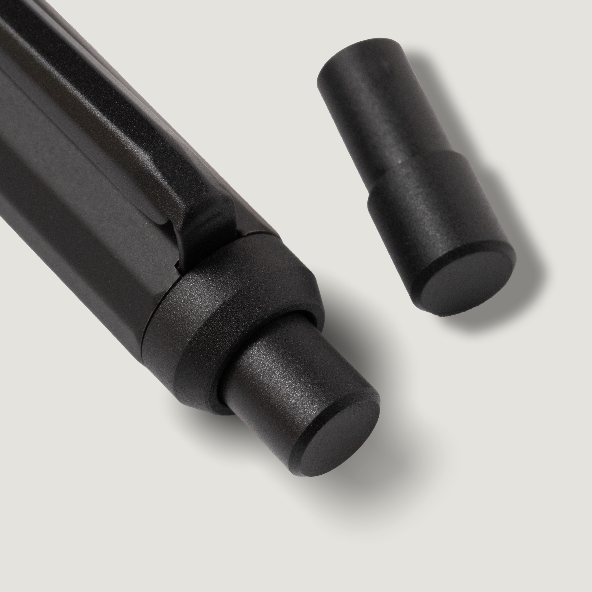 SEASAR GRAVIUM 実用性MAXシャープペン、ノックキャップのクローズアップ